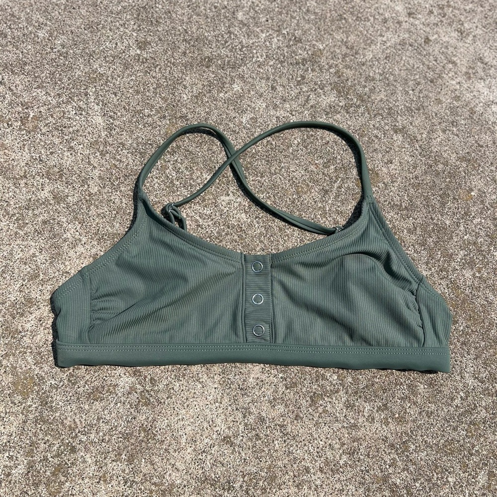 Xhilaration Olive Green Ribbed Bikini Top M Crossback Faux Button Beach Swim